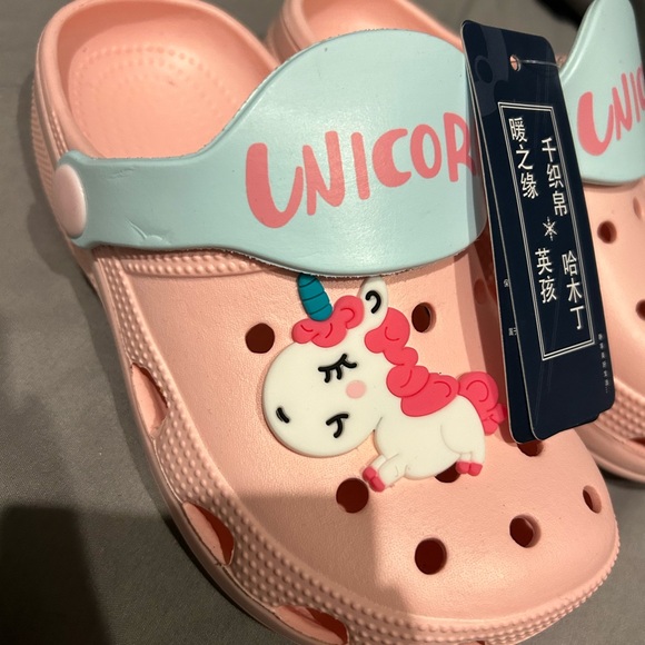 Kids Garden Clogs Slip On Shoes Summer Beach
Water Sandals Size 19 - Picture 8 of 10